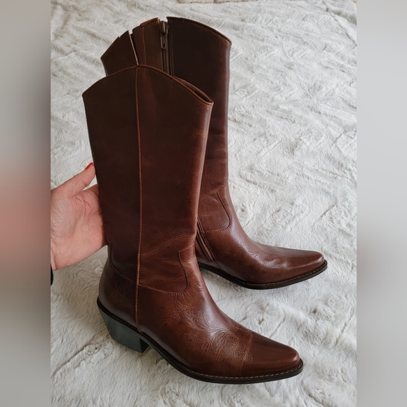 NEW Matisse Western Embossed Zip Up Brown Leather Cowboy Boots - Picture 2 of 16